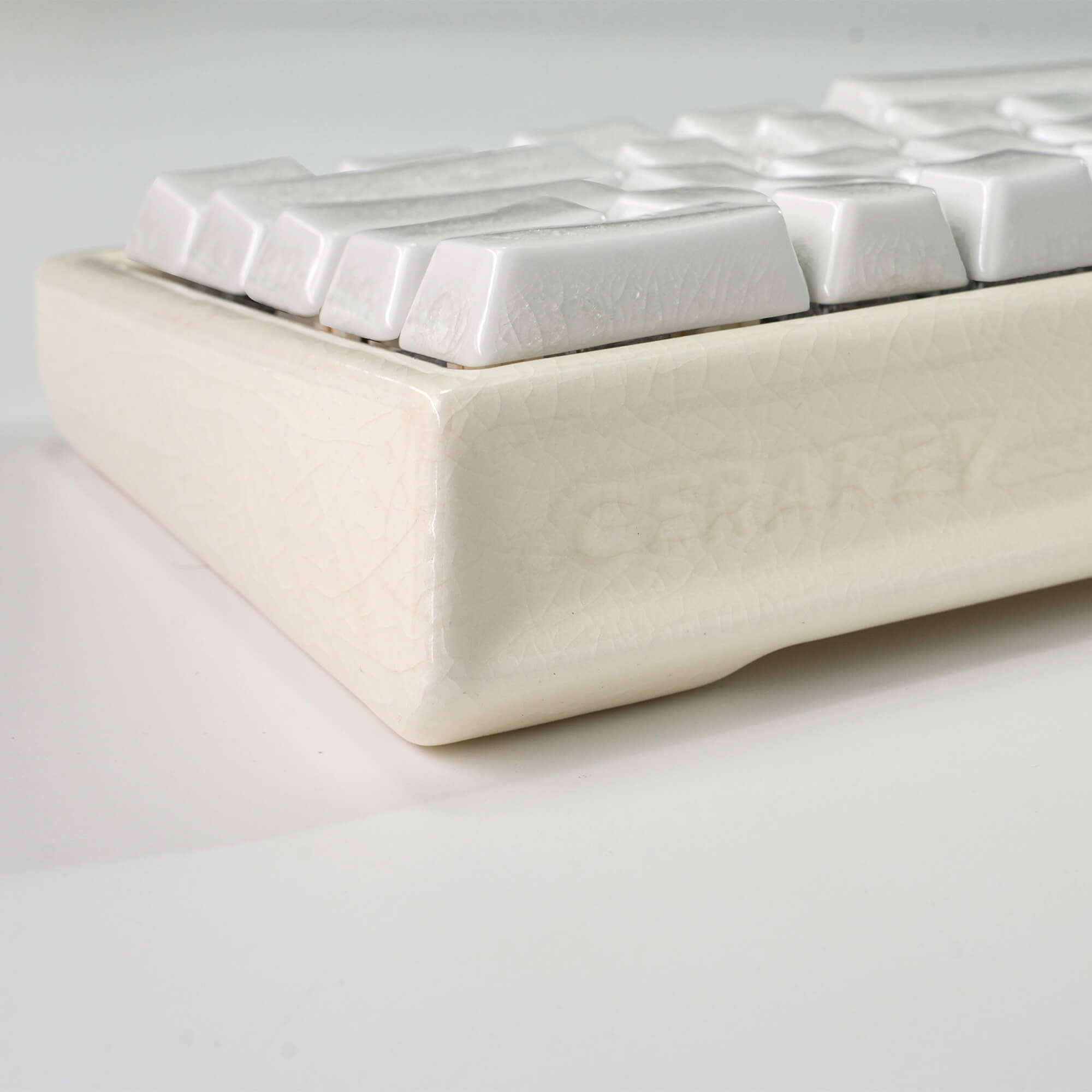 Peak60: GH60とマグネット式キーボードに最適なセラミックケース