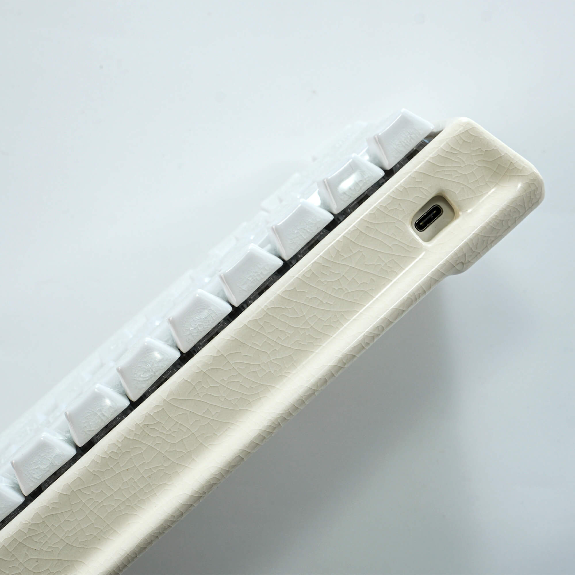 Peak60: The Ultimate Ceramic Case for GH60 & Magnetic Keyboards