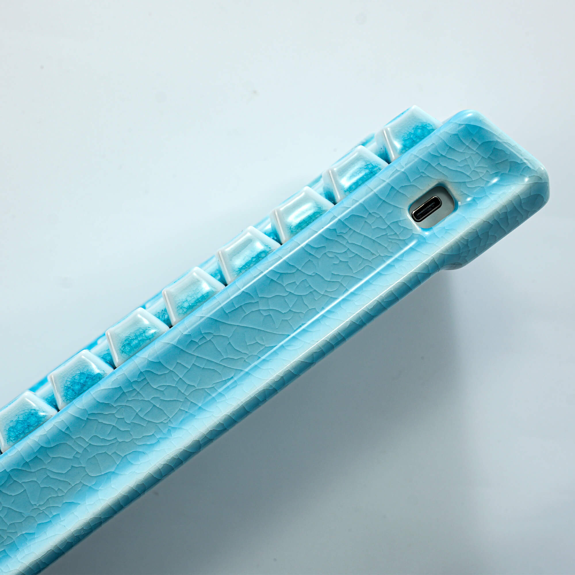 Peak60: GH60とマグネット式キーボードに最適なセラミックケース
